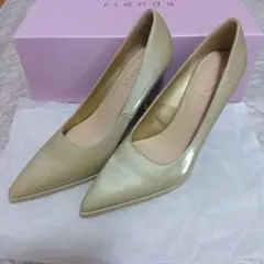 rienda Mサイズ ベージュ ポインテッドトゥ ウェッジヒールパンプス