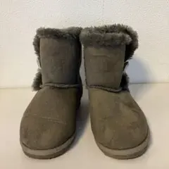 女の子　ショートブーツ　グレー