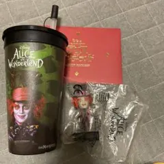 アリス・イン・ワンダーランド カップとフィギュアとポストカードセット