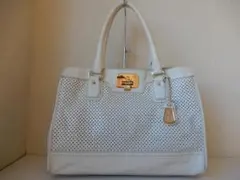 本革☆コール・ハーン☆B5対応☆肩掛けOK☆ハンドバッグ　アイボリー