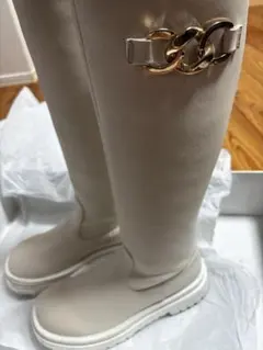 ［売り切り］jouetieアイボリー ロングブーツ チェーン装飾付き