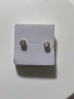 クリスタルスタッドピアス