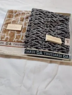 値下げします。TRUSSARDI タオルハンカチ 2枚セット 新品