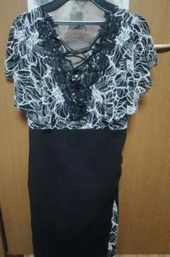 花柄刺繍タイトドレス セクシー
