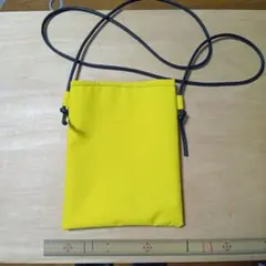イエロー ナイロン ショルダースマホバッグ