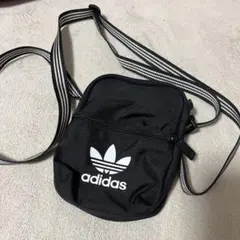 adidas ショルダーバッグ 黒