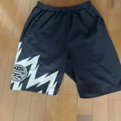 adidas ハーフパンツ 160cm 黒 稲妻模様
