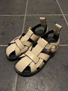 ZARA 白 サンダルのサムネイル
