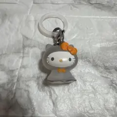 ハローキティ　サンリオ　めじるしアクセサリー　てるてる坊主