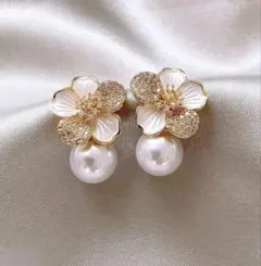 花モチーフ パールドロップピアス