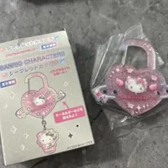 ハローキティ ハート型アクリルキーホルダー