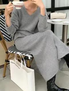 セットアップ　スカート　グレー　Vネック　ゆったり　キレイめ　セクシー　秋冬