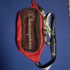 美品！ライトオン購入　Champion ボディバッグ レッド 中古良品のサムネイル