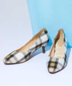 ポインテッド パンプス