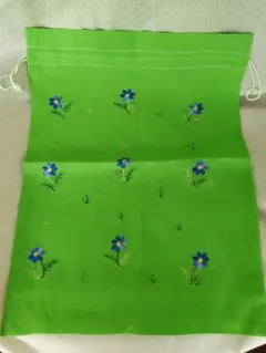 花柄刺繍の巾着袋