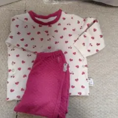 ユニクロ　ハート柄パジャマセット 100cm