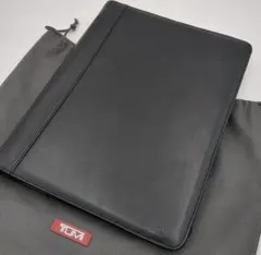 Item thumbnail for item ca4c1c0d-8c0e-4050-bf4f-5939b84d895c