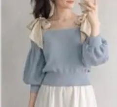 ＊美品+リリーブラウン　肩リボントップス/ライトブルー　フリーサイズのサムネイル