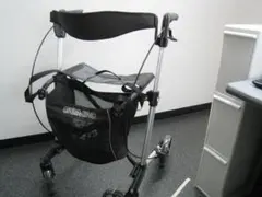 【美品】ハンディウォークM GEMINO 30M 収納バスケット付 2025年最新】パラマウントベッド 歩行器の人気アイテム - メルカリ