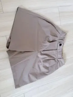 GU ベージュショートパンツ 33-01