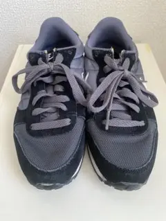 Nike スニーカー グレー/ブラックのサムネイル