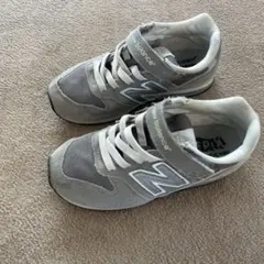 New Balance グレー スニーカー 19cm
