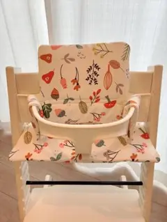 Stokke（ストッケ）トリップトラップ用 シートクッション（花と葉）のサムネイル