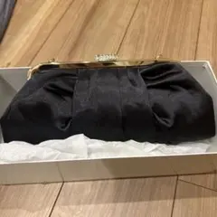 黒 サテン クラッチバッグ ビジュー付き