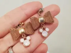 リボンデザイン ミッキー型ピアス