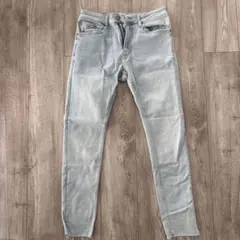 Bershka ライトブルースキニージーンズ