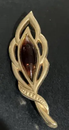 エレガントな葉の形状ブローチ　琥珀