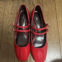 ZARA レッド エナメル ダブルストラップ パンプスのサムネイル