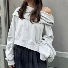 カスタネ　オフショルスウェット(ショート丈)