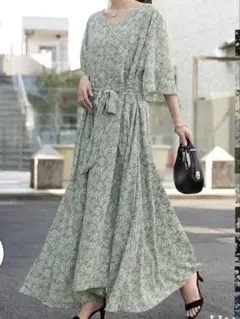美品　花柄ロングワンピース