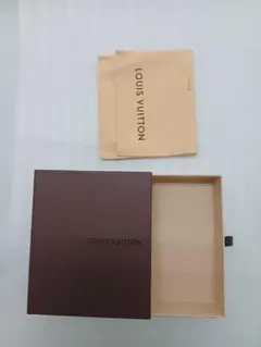 LOUIS VUITTON ギフトボックスと保存袋セット