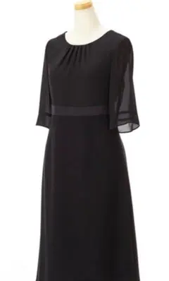 美品　vino stella 　ネックラインブラックフォーマル お受験、礼服