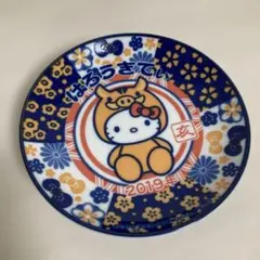 洋服の青山 ハローキティ 2019年 亥年 プレート 皿 和柄 着ぐるみ
