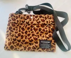 FASHION INSTINCT ヒョウ柄サコッシュ