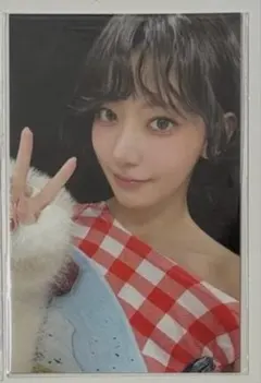 ルセラフィム　ポップアップ　香港　買い上げ　トレカ　サクラ　Sakura