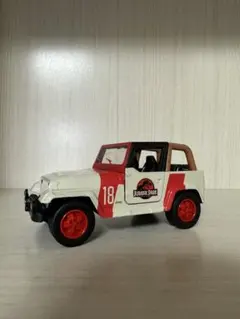 ジュラシックワールド ジープ ラングラー 1/32 ミニカー