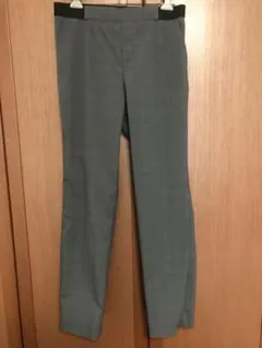 ユニクロ★レディースパンツ（Sサイズ）グレーのチェック柄
