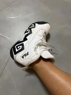 FILA ハイカットスニーカー ホワイト×ブラック 23.5cmのサムネイル