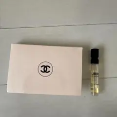 CHANEL ファンデーション、イブサンローラン　香水　サンプル