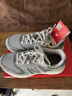New Balance スニーカー グレー25.5センチのサムネイル