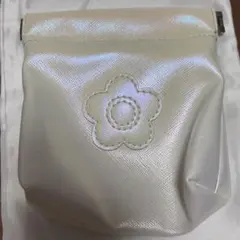 MARY QUANT マリークヮント バネクチポーチ