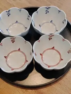 蓋付き小鉢 4客セット 色絵小花 金彩あり 楽和 作家銘入り - メルカリ