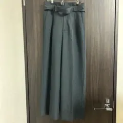 BEAMS グレー ワイドパンツ ウエストベルト付き