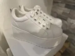 2025年最新】鈴木亜美 スニーカー m 白の人気アイテム - メルカリ