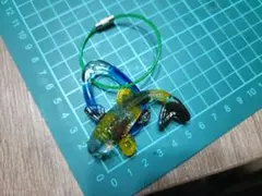 黄色と茶色模様の鯉　　　　　　　レジン　手作り　キーホルダー