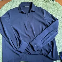 ネイビー 長袖シャツ 前開き 襟付き